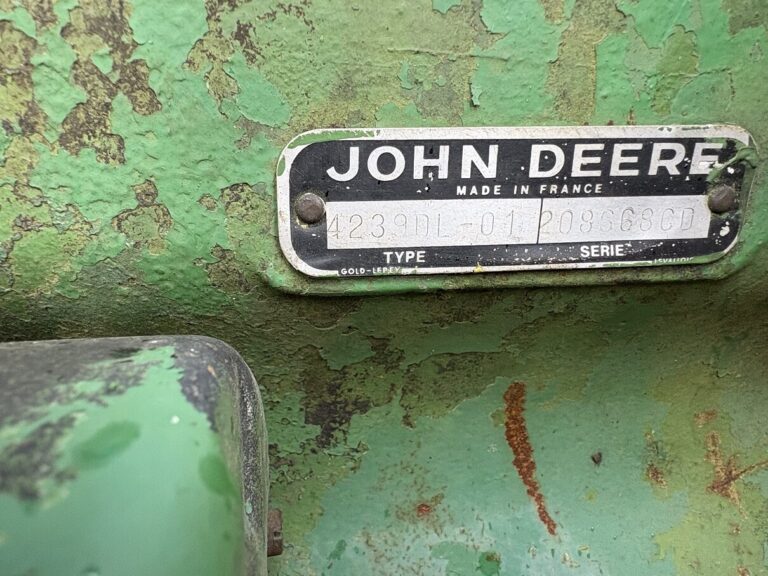 JOHN DEERE 2130