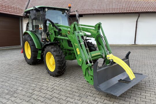 JOHN DEERE 5075 UKT