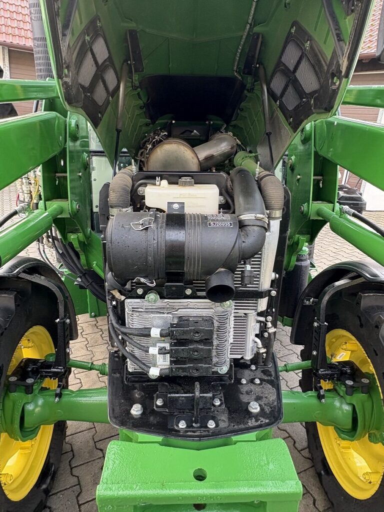 JOHN DEERE 5075 E