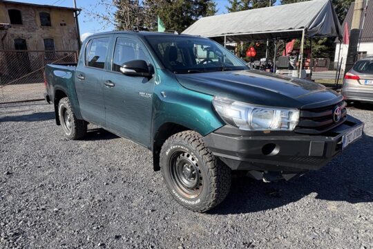 TOYOTA HILUX 2.4