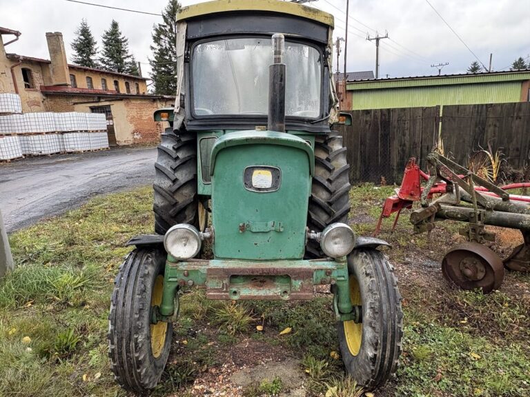 JOHN DEERE 2130