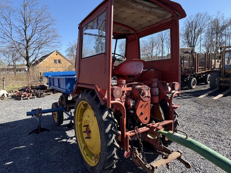 Traktor RS 09 s korbou
