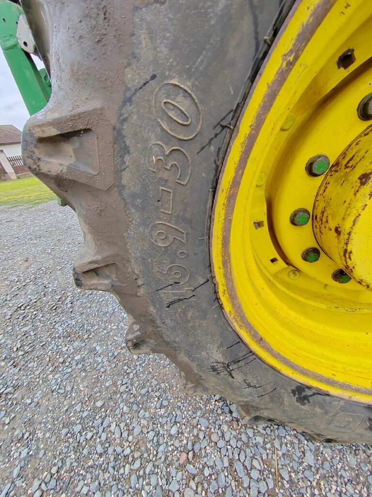 JOHN DEERE 8300