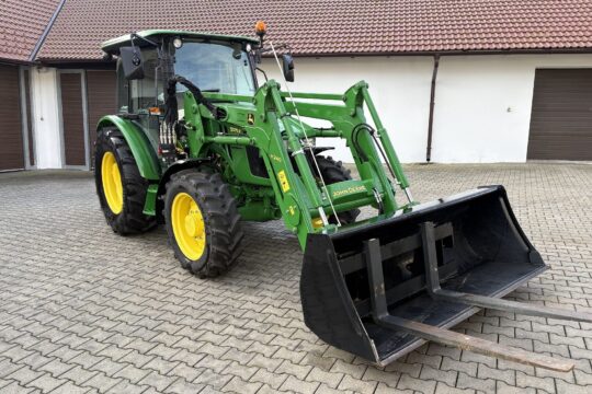 JOHN DEERE 5075 E