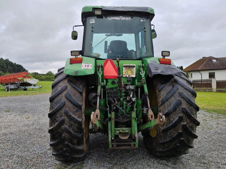JOHN DEERE 8300