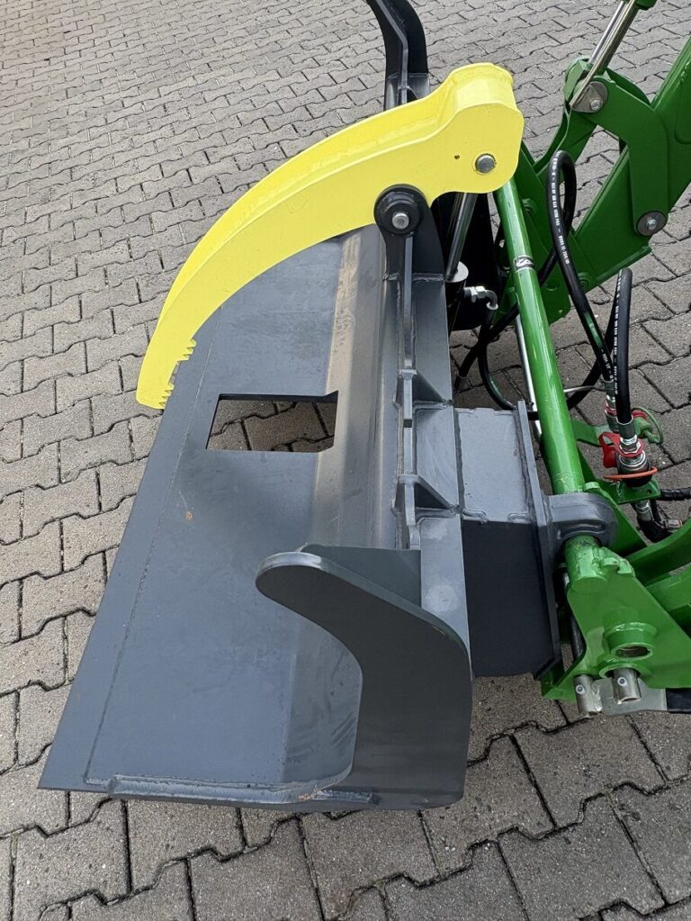 JOHN DEERE 5075 UKT