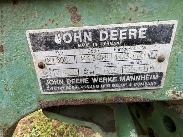 JOHN DEERE 2130