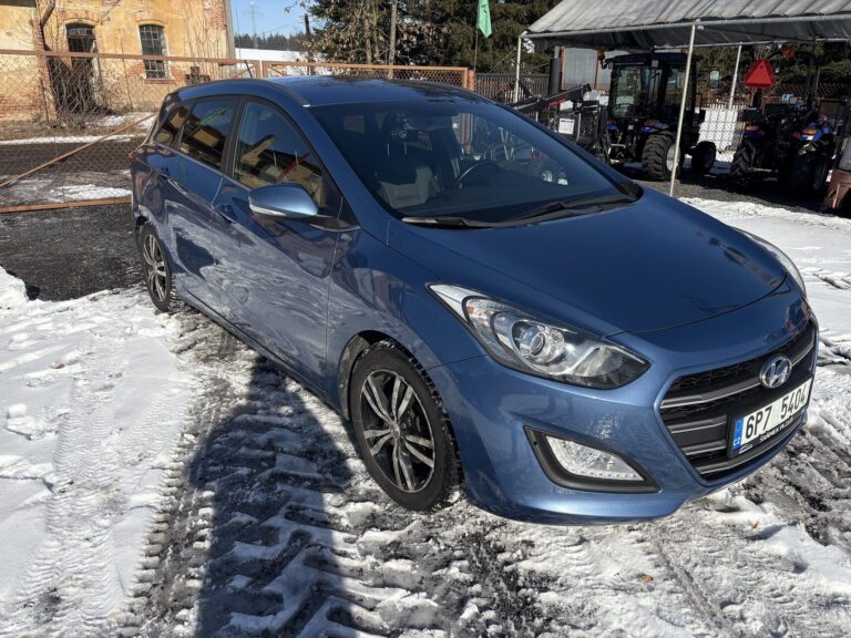 HYUNDAI i30